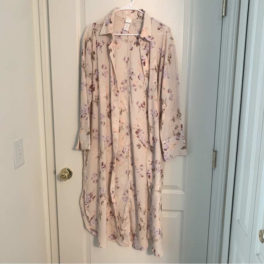 H&M Pink Floral Print Button Down Chiffon Kimono size Medium